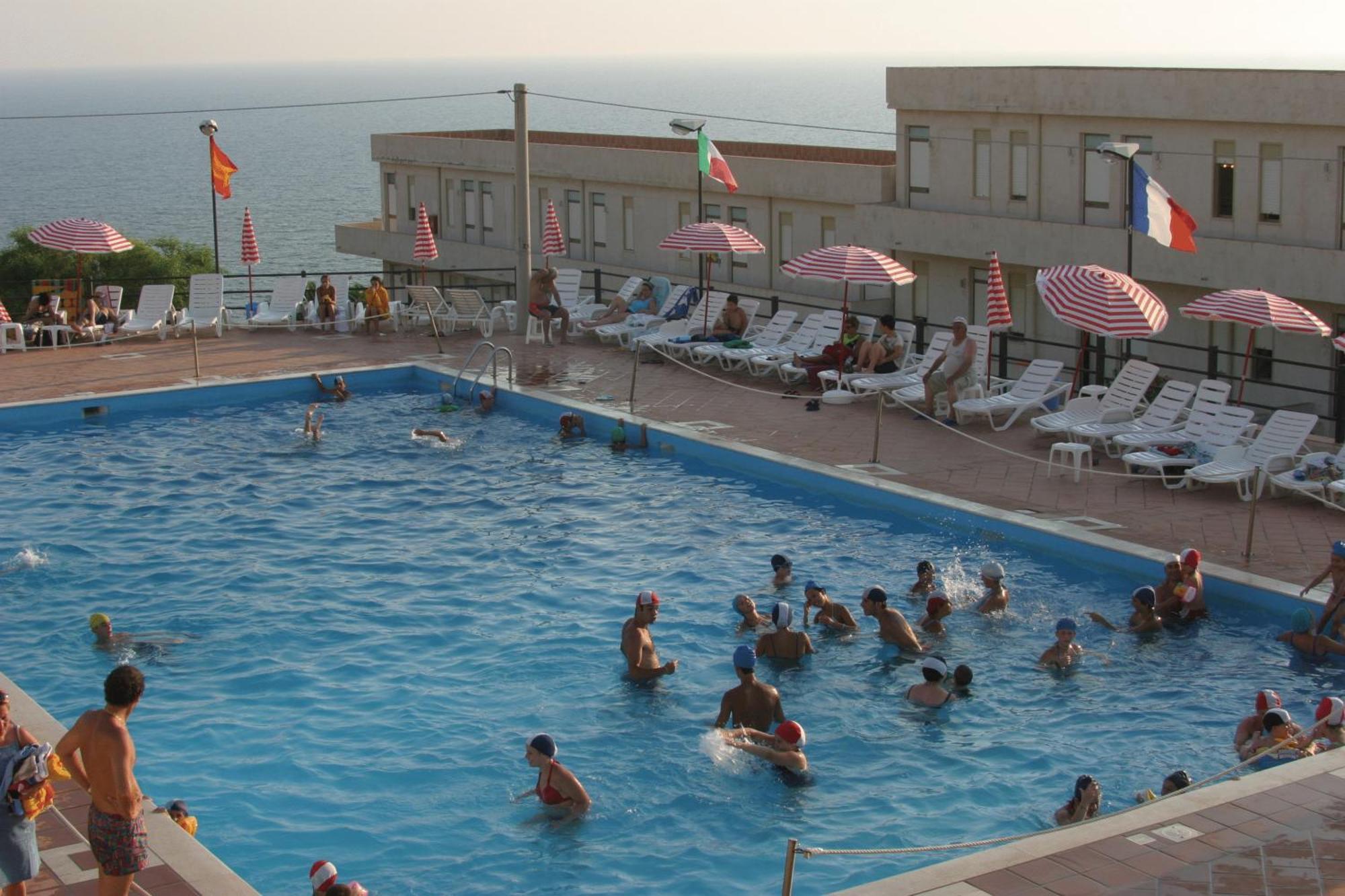 Aparthotel Costa Makauda 2*